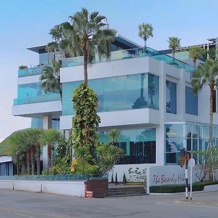 The Beverly Hills Hotel Nakhonratchasima Exterior foto