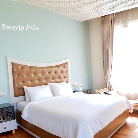 The Beverly Hills Hotel Nakhonratchasima Exterior foto