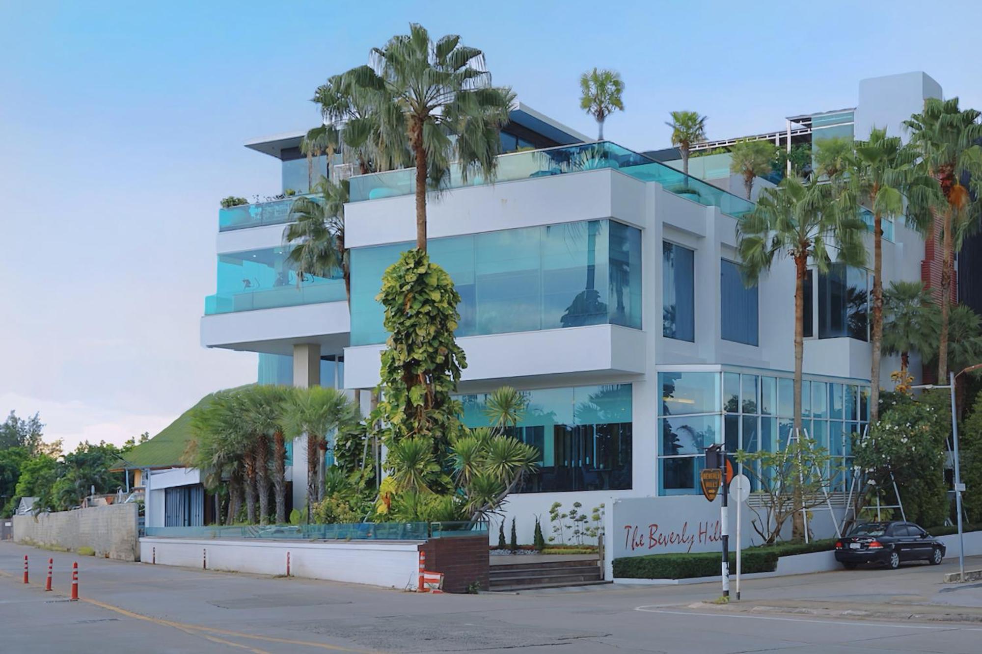 The Beverly Hills Hotel Nakhonratchasima Exterior foto