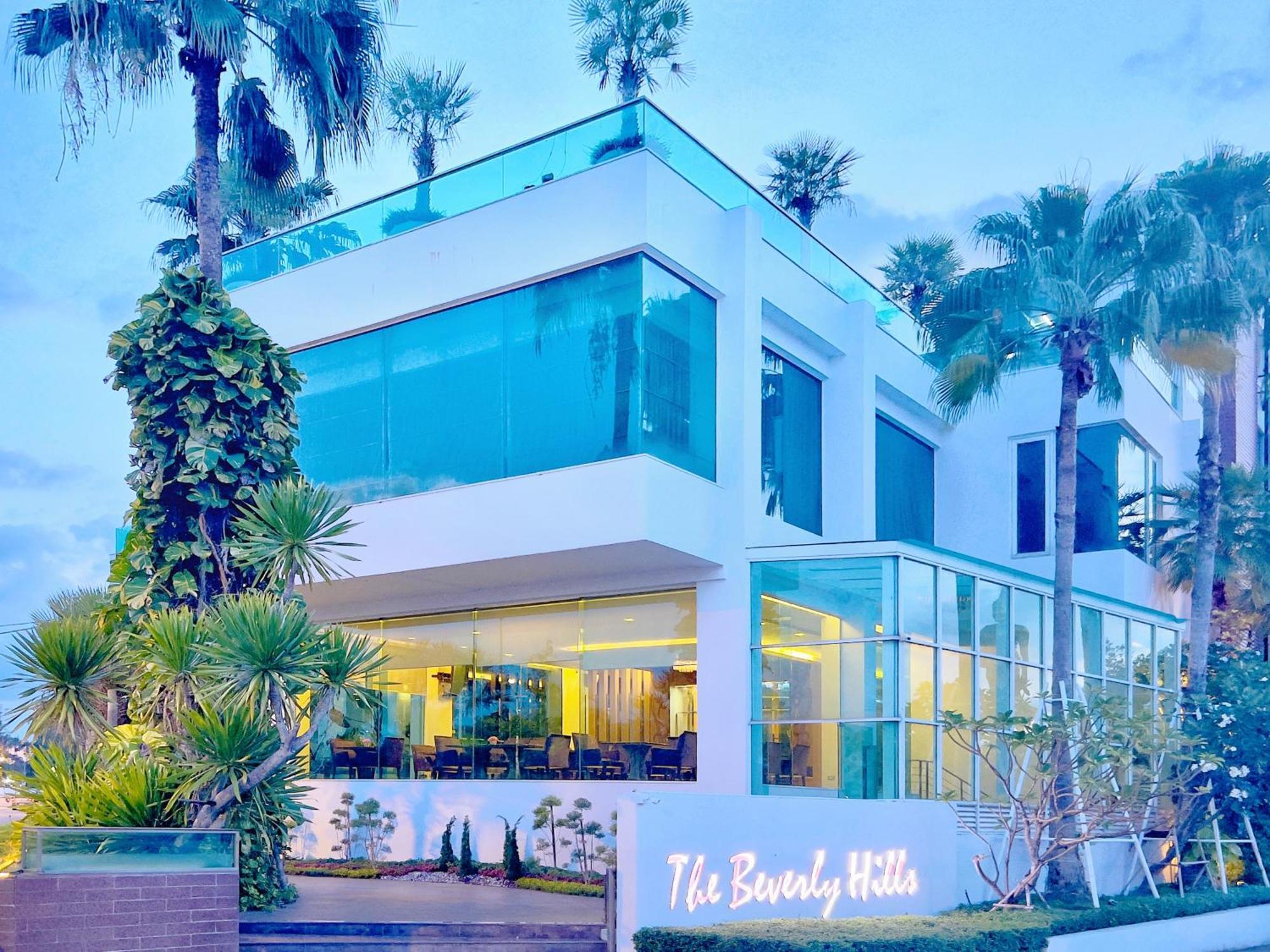 The Beverly Hills Hotel Nakhonratchasima Exterior foto