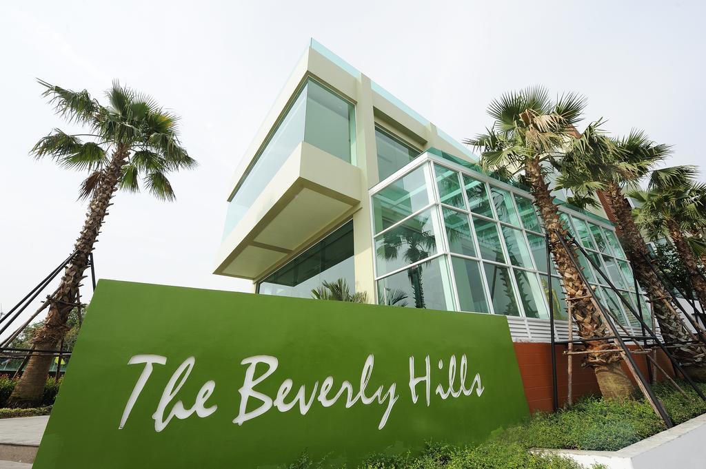 The Beverly Hills Hotel Nakhonratchasima Exterior foto