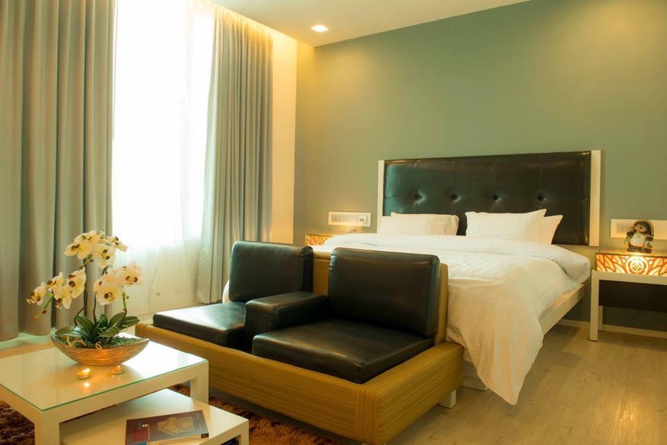The Beverly Hills Hotel Nakhonratchasima Exterior foto
