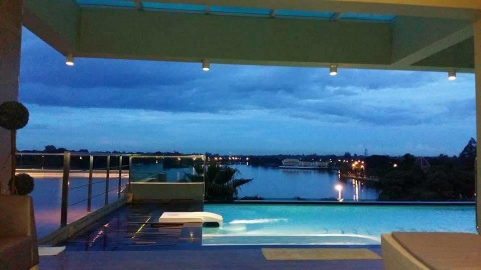 The Beverly Hills Hotel Nakhonratchasima Exterior foto
