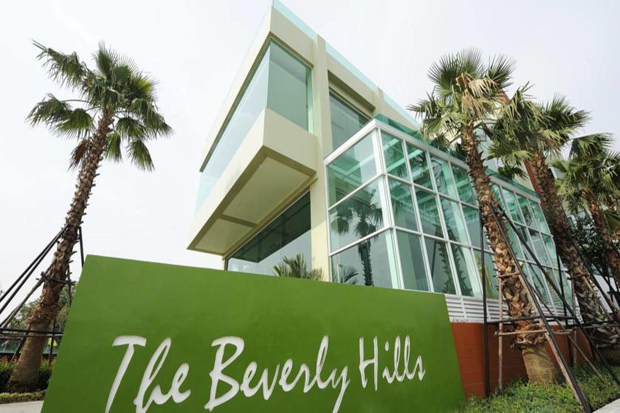 The Beverly Hills Hotel Nakhonratchasima Exterior foto