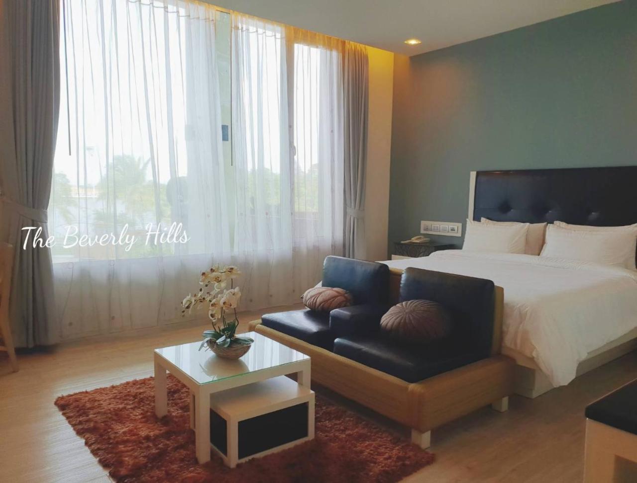 The Beverly Hills Hotel Nakhonratchasima Exterior foto
