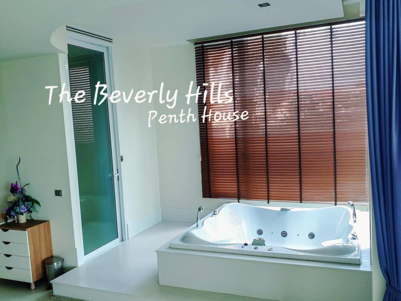 The Beverly Hills Hotel Nakhonratchasima Exterior foto